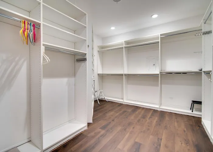 Relaxing Sauna: Hoffman Estates In Elgin! Villa Elgin