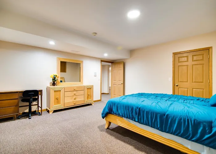 Villa Relaxing Sauna: Hoffman Estates In Elgin!