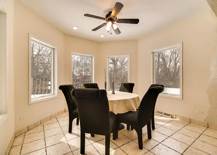 Relaxing Sauna: Hoffman Estates In Elgin! Villa *