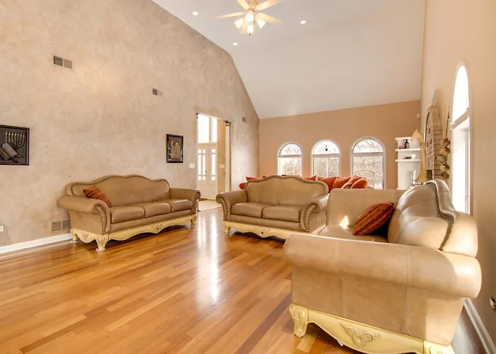 Villa Relaxing Sauna: Hoffman Estates In Elgin!
