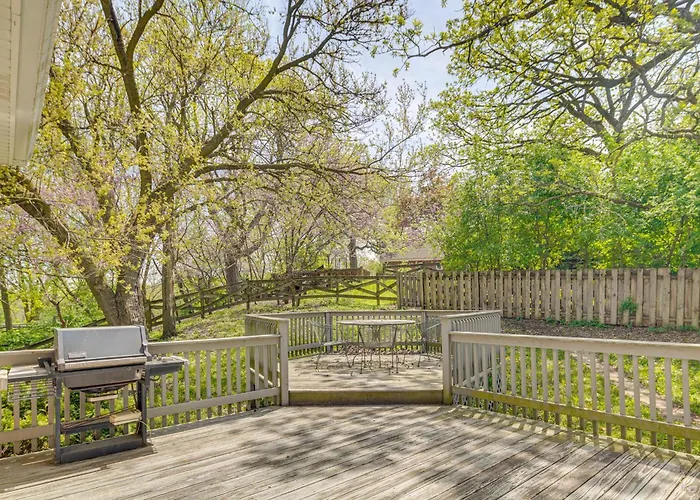 Villa Relaxing Sauna: Hoffman Estates In Elgin! *